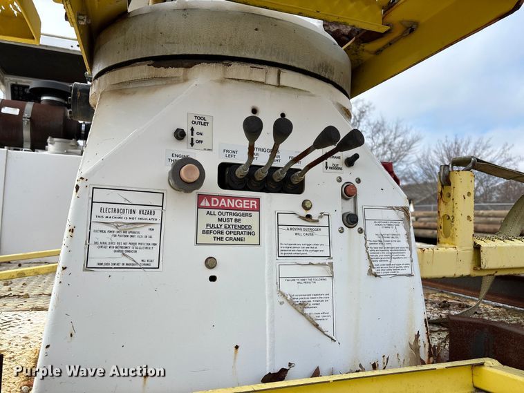 image for item EV3460 UTV Achiever mini digger derrick 