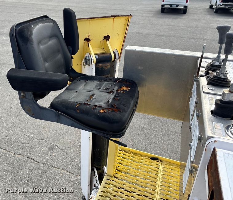 image for item EV3460 UTV Achiever mini digger derrick 