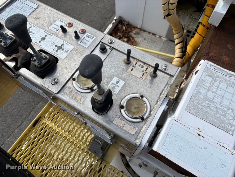 image for item EV3460 UTV Achiever mini digger derrick 