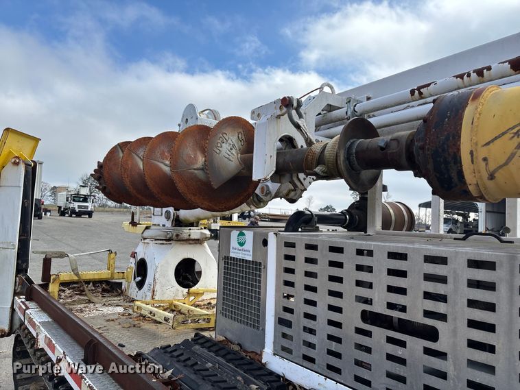 image for item EV3460 UTV Achiever mini digger derrick 