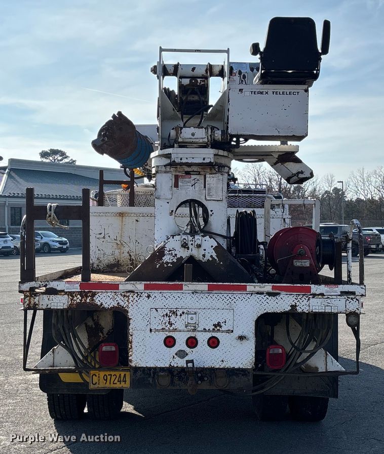 image for item EV3462 1998 GMC C7 digger derrick truck