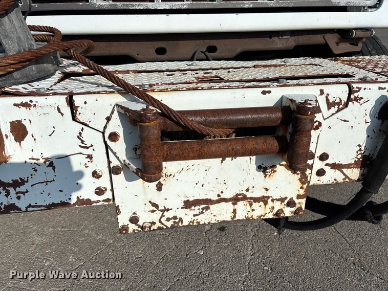 image for item EV3462 1998 GMC C7 digger derrick truck