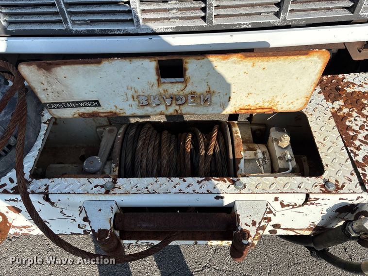 image for item EV3462 1998 GMC C7 digger derrick truck