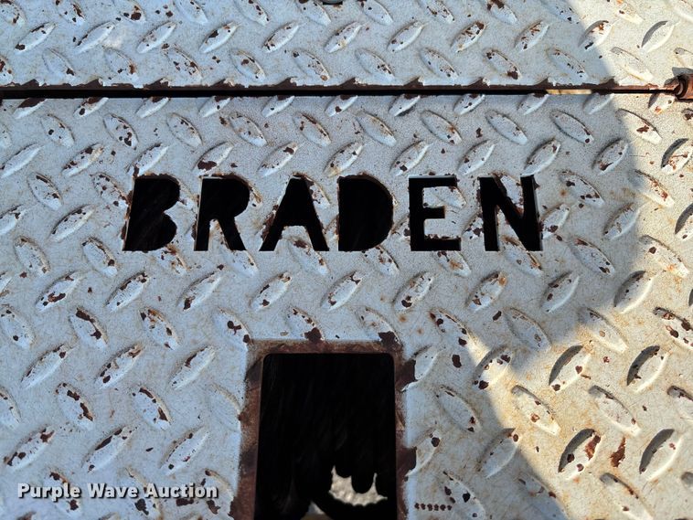 image for item EV3462 1998 GMC C7 digger derrick truck