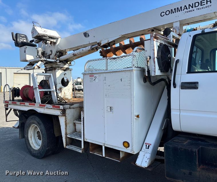 image for item EV3462 1998 GMC C7 digger derrick truck