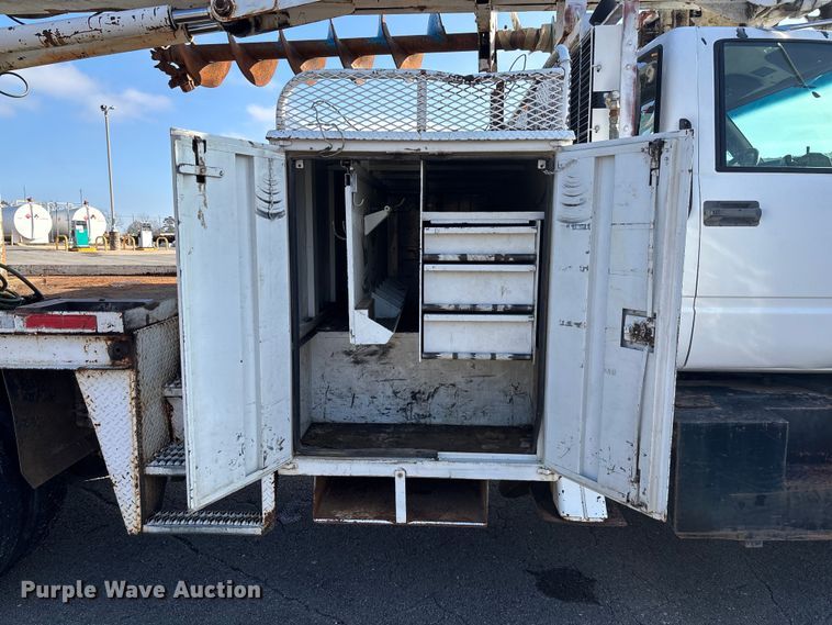 image for item EV3462 1998 GMC C7 digger derrick truck