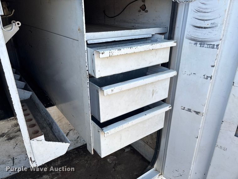 image for item EV3462 1998 GMC C7 digger derrick truck