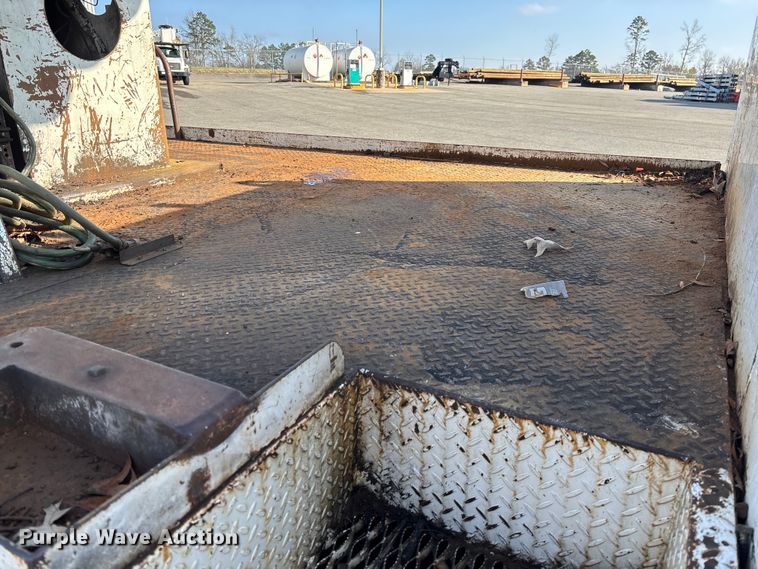 image for item EV3462 1998 GMC C7 digger derrick truck