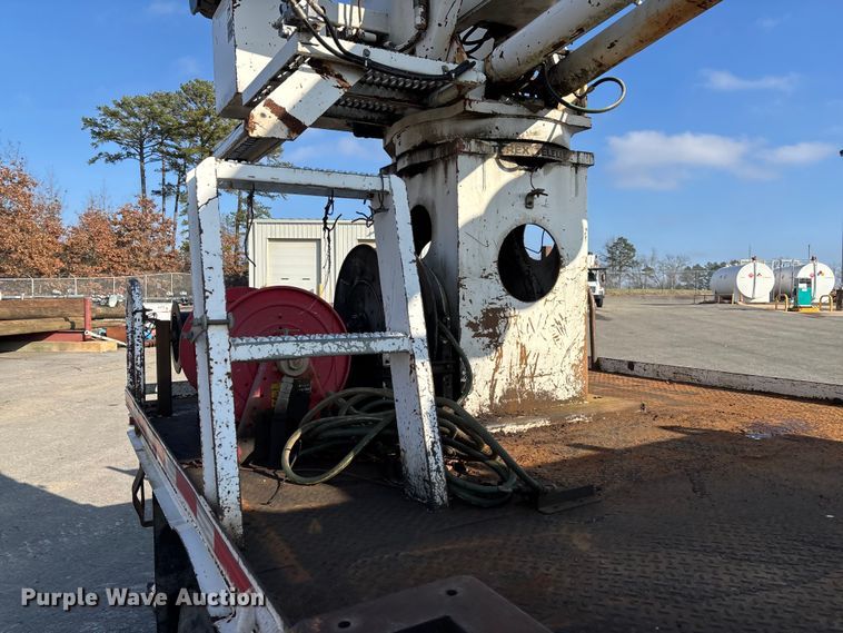 image for item EV3462 1998 GMC C7 digger derrick truck