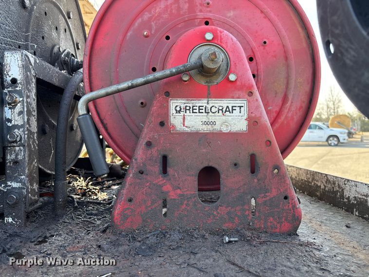 image for item EV3462 1998 GMC C7 digger derrick truck