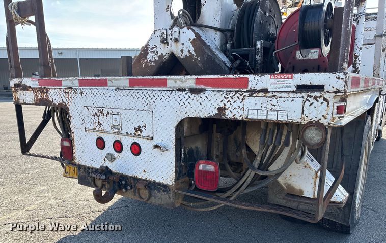 image for item EV3462 1998 GMC C7 digger derrick truck