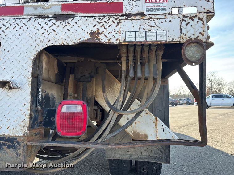 image for item EV3462 1998 GMC C7 digger derrick truck