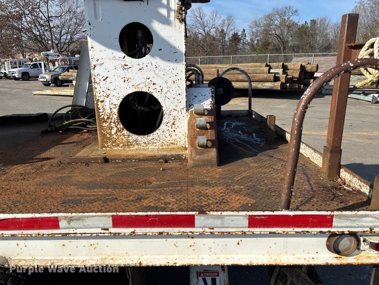 image for item EV3462 1998 GMC C7 digger derrick truck