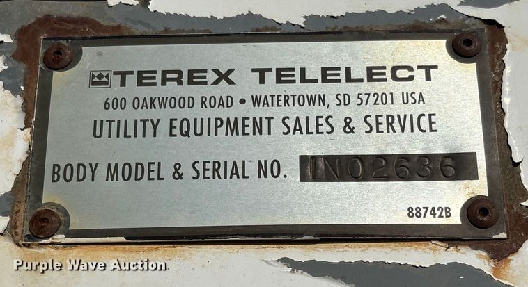 image for item EV3462 1998 GMC C7 digger derrick truck