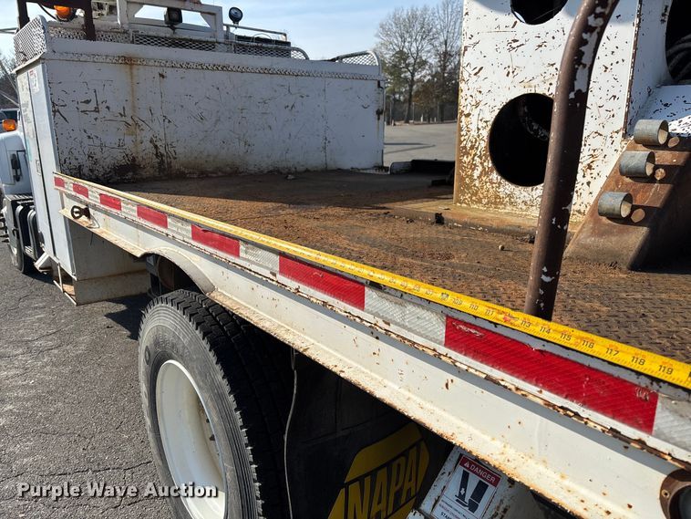 image for item EV3462 1998 GMC C7 digger derrick truck