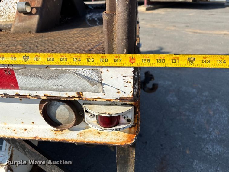 image for item EV3462 1998 GMC C7 digger derrick truck