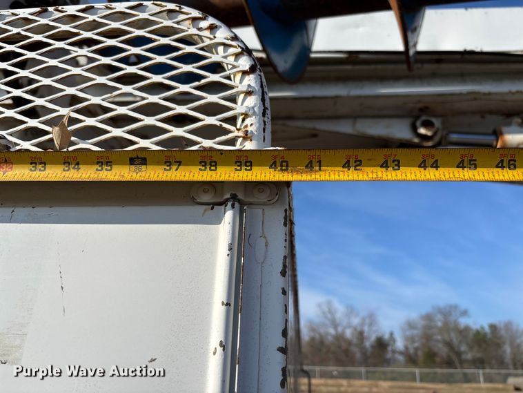 image for item EV3462 1998 GMC C7 digger derrick truck