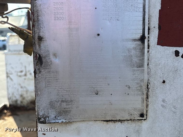 image for item EV3462 1998 GMC C7 digger derrick truck