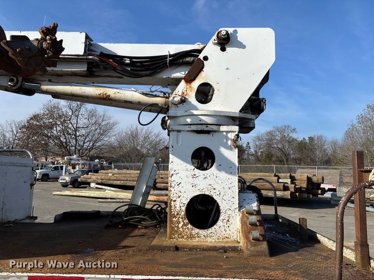 image for item EV3462 1998 GMC C7 digger derrick truck