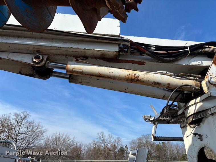 image for item EV3462 1998 GMC C7 digger derrick truck