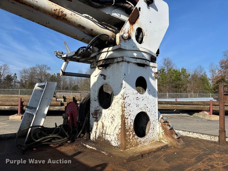 image for item EV3462 1998 GMC C7 digger derrick truck