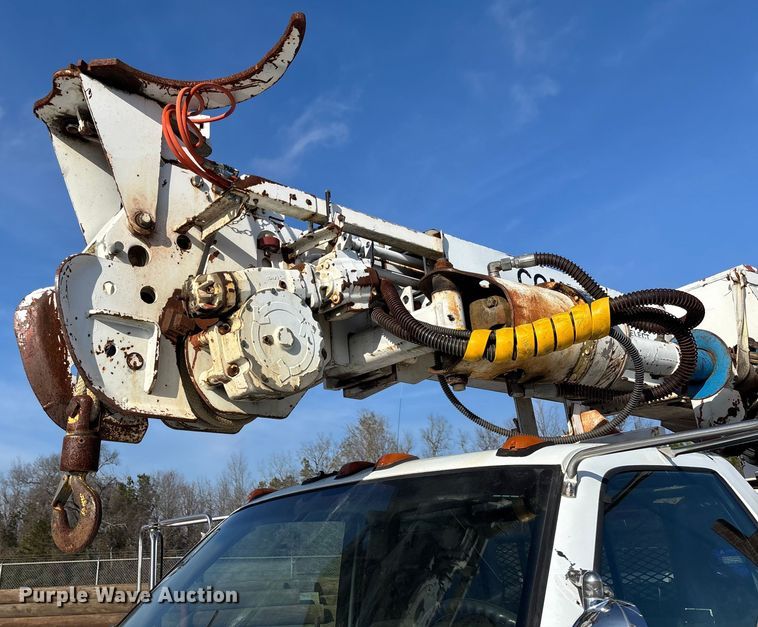 image for item EV3462 1998 GMC C7 digger derrick truck