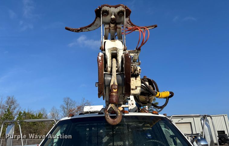 image for item EV3462 1998 GMC C7 digger derrick truck