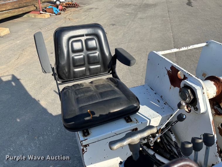 image for item EV3462 1998 GMC C7 digger derrick truck