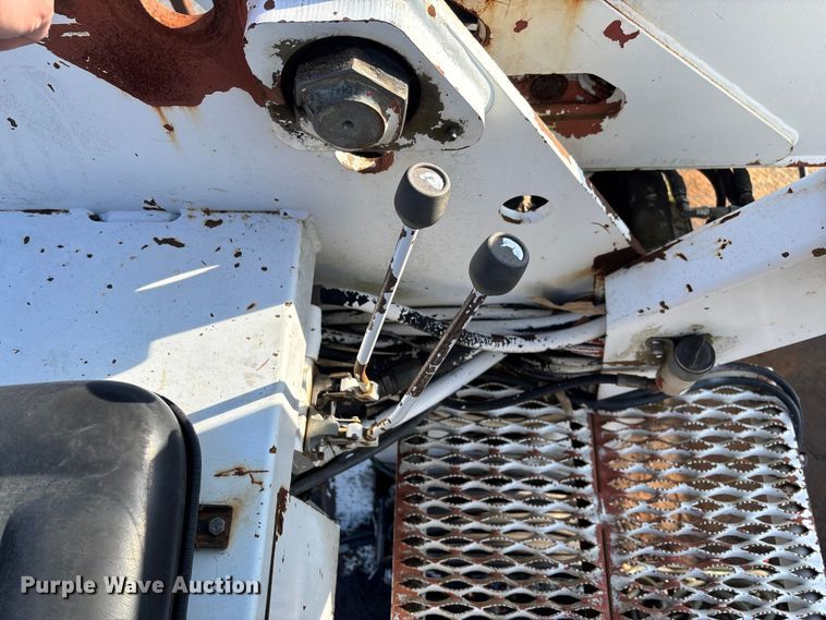 image for item EV3462 1998 GMC C7 digger derrick truck