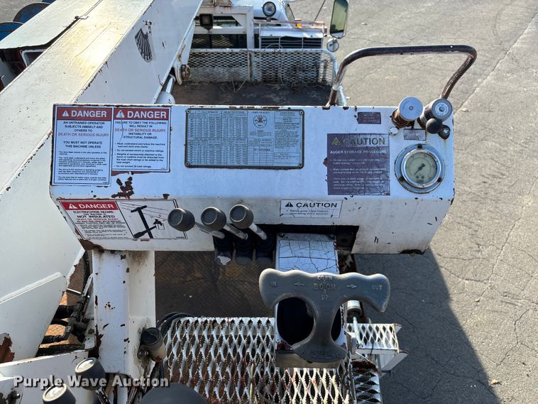 image for item EV3462 1998 GMC C7 digger derrick truck