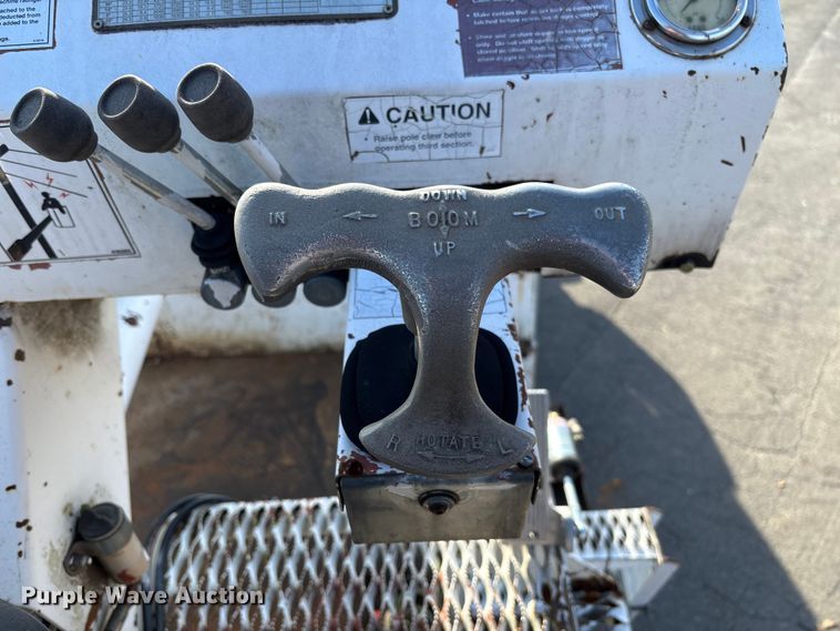 image for item EV3462 1998 GMC C7 digger derrick truck