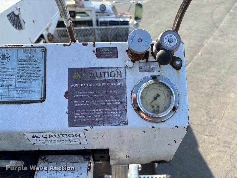 image for item EV3462 1998 GMC C7 digger derrick truck