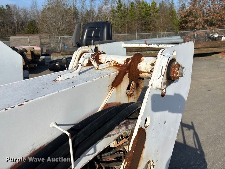 image for item EV3462 1998 GMC C7 digger derrick truck