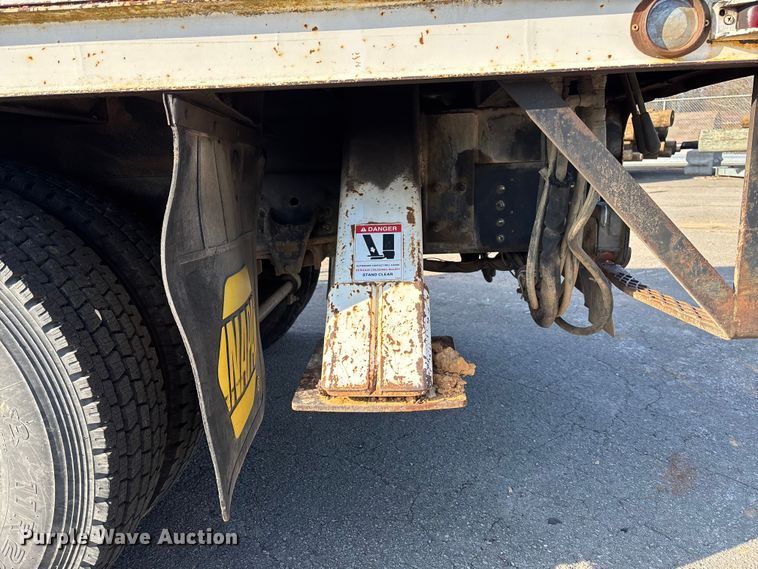 image for item EV3462 1998 GMC C7 digger derrick truck