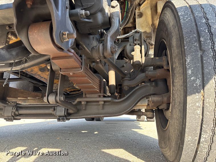 image for item EV3462 1998 GMC C7 digger derrick truck