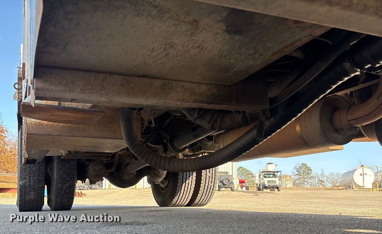 image for item EV3462 1998 GMC C7 digger derrick truck