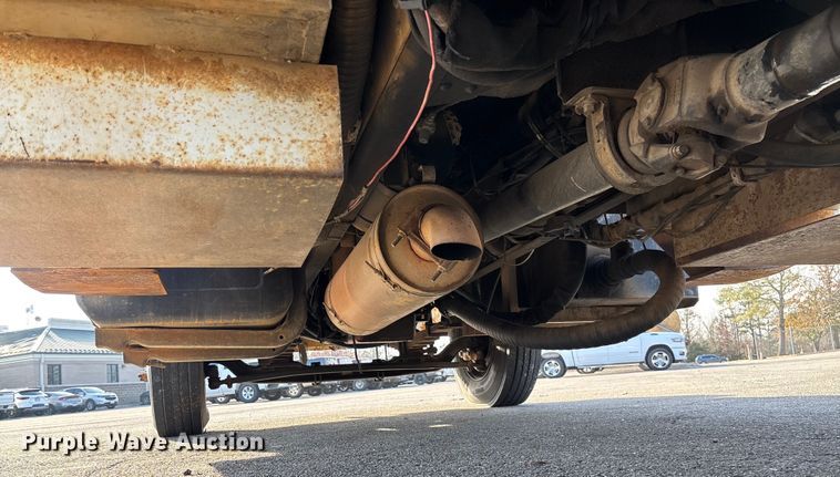 image for item EV3462 1998 GMC C7 digger derrick truck