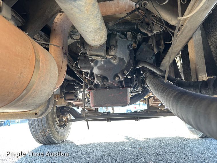 image for item EV3462 1998 GMC C7 digger derrick truck