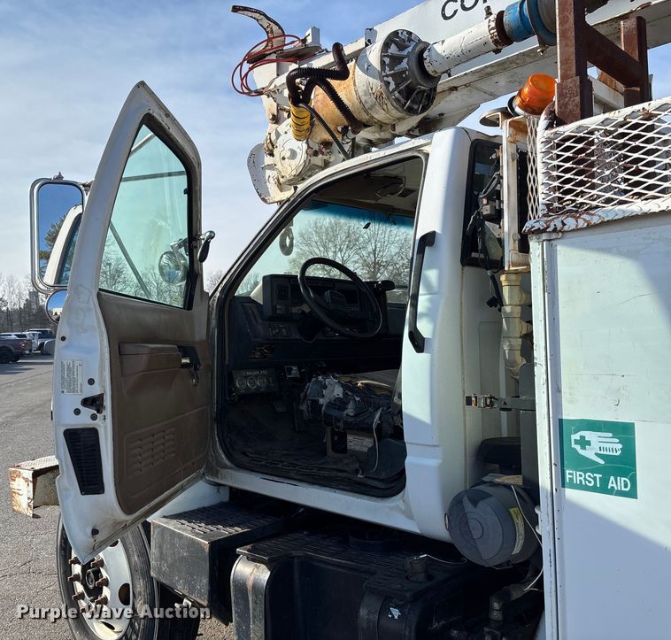 image for item EV3462 1998 GMC C7 digger derrick truck