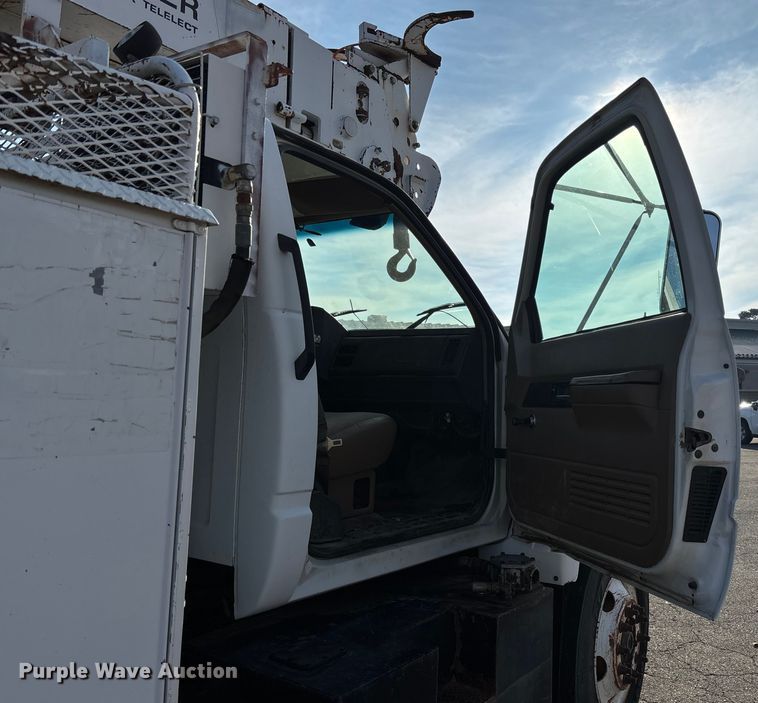 image for item EV3462 1998 GMC C7 digger derrick truck