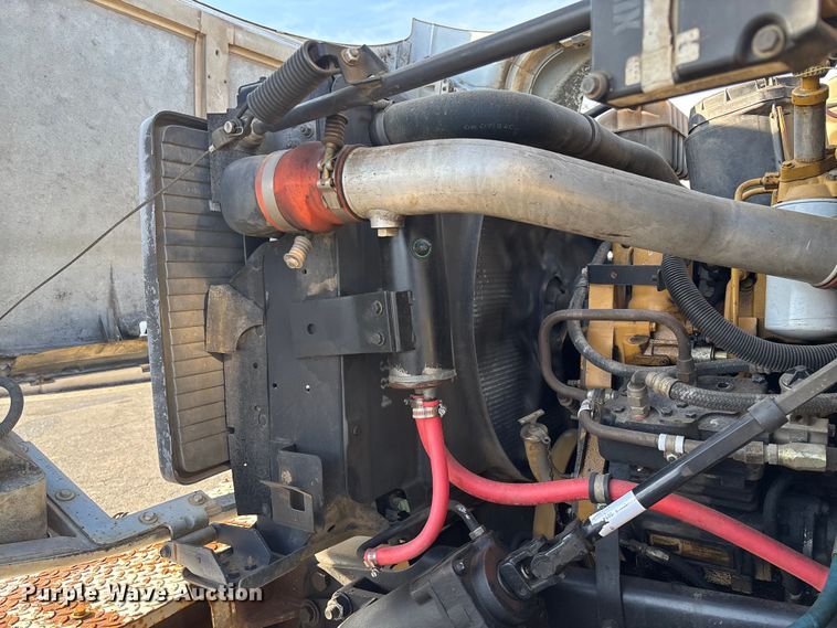 image for item EV3462 1998 GMC C7 digger derrick truck