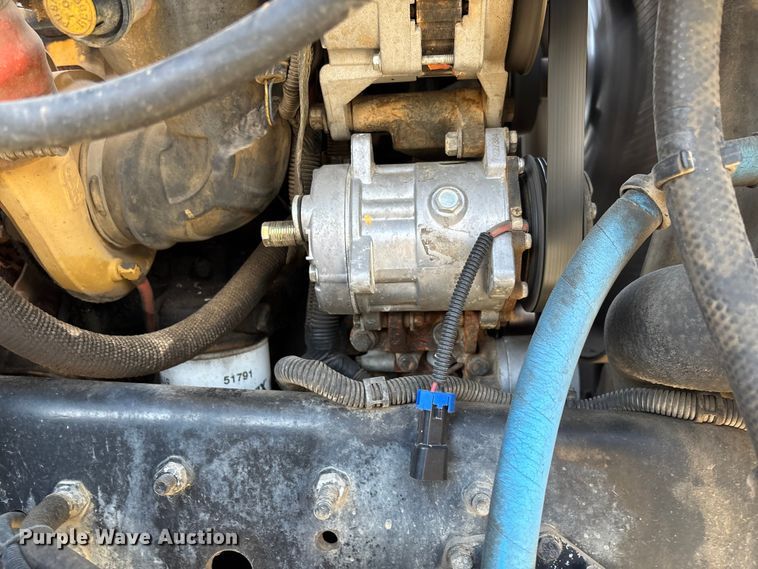 image for item EV3462 1998 GMC C7 digger derrick truck