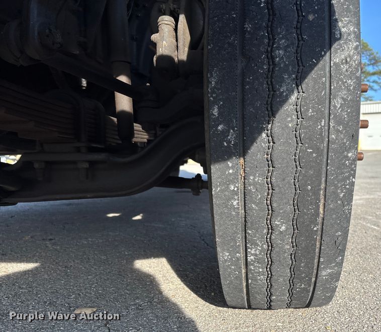 image for item EV3462 1998 GMC C7 digger derrick truck