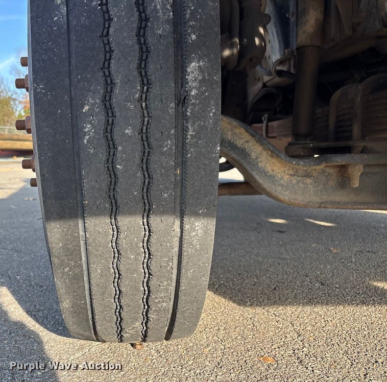 image for item EV3462 1998 GMC C7 digger derrick truck