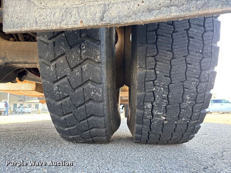 image for item EV3462 1998 GMC C7 digger derrick truck