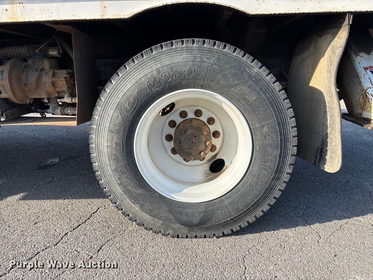 image for item EV3462 1998 GMC C7 digger derrick truck