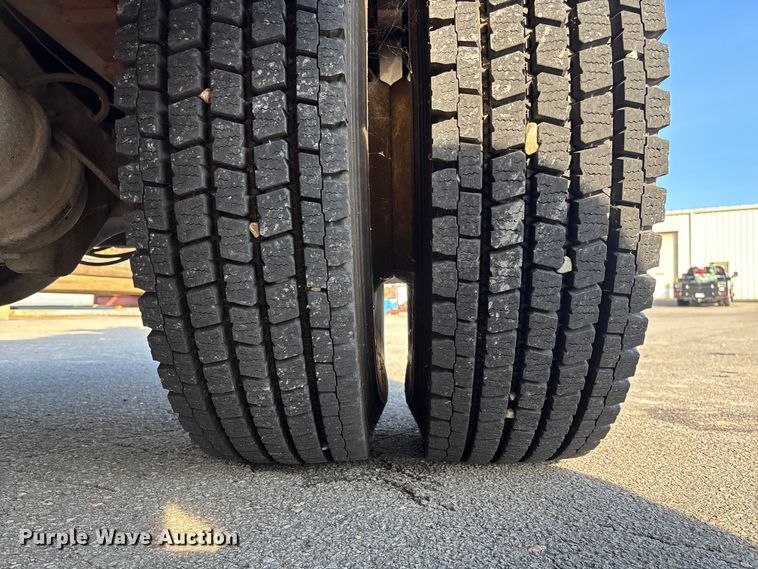 image for item EV3462 1998 GMC C7 digger derrick truck