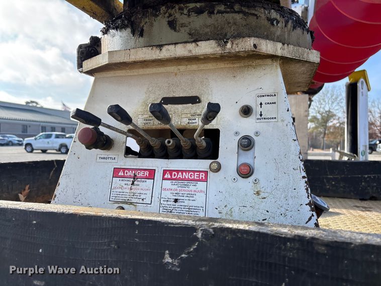 image for item EV3463 2009 UTV Achiever mini digger derick