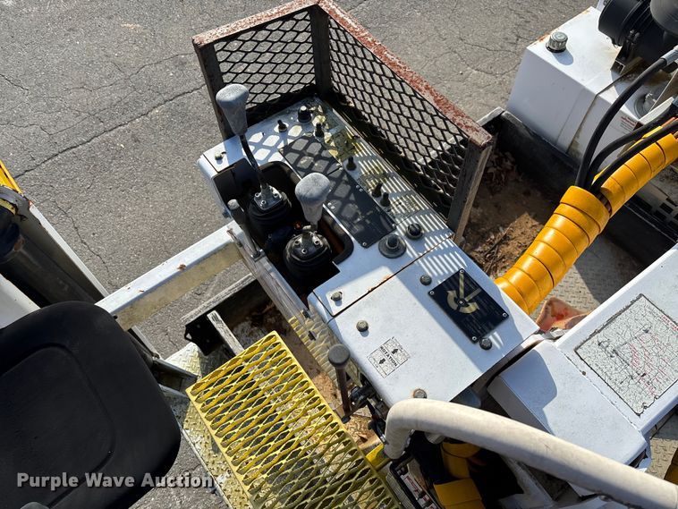 image for item EV3463 2009 UTV Achiever mini digger derick