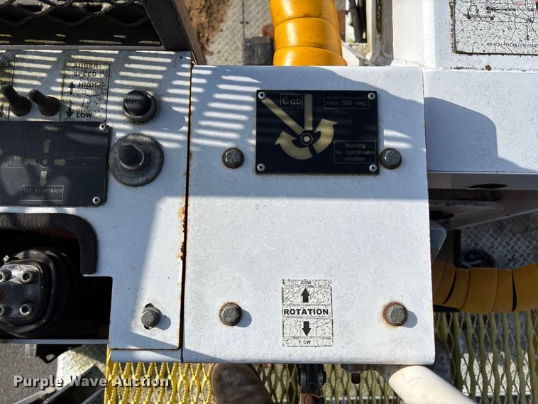 image for item EV3463 2009 UTV Achiever mini digger derick